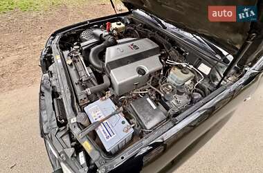 Внедорожник / Кроссовер Lexus LX 2003 в 