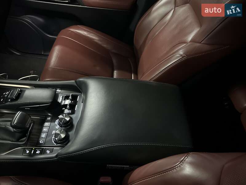 Внедорожник / Кроссовер Lexus LX 2019 в Киеве