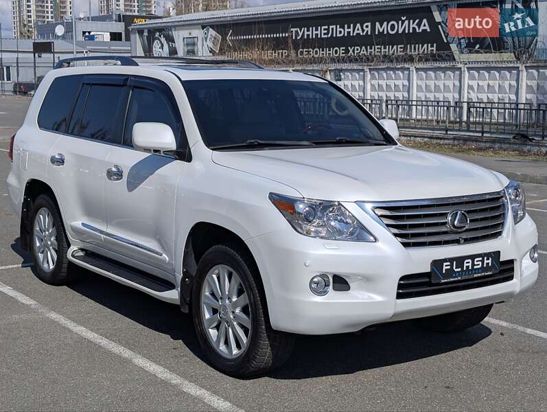 Позашляховик / Кросовер Lexus LX 2008 в 