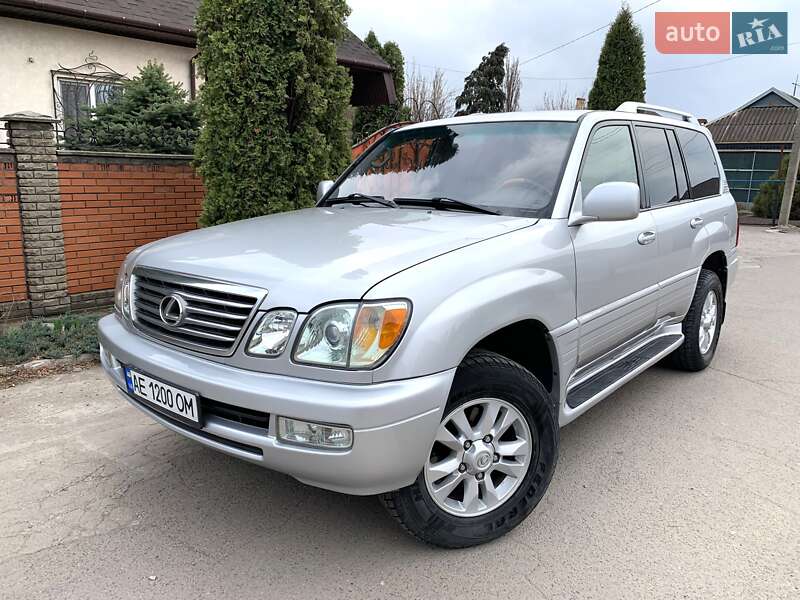 Lexus LX 2005