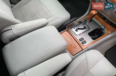 Внедорожник / Кроссовер Lexus LX 2005 в 