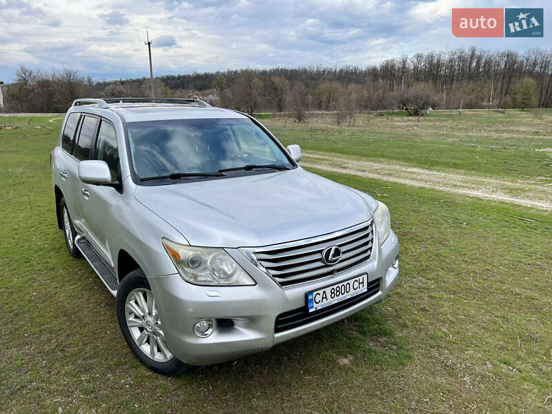 Внедорожник / Кроссовер Lexus LX 2008 в 