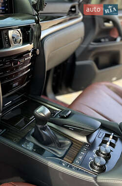 Внедорожник / Кроссовер Lexus LX 2019 в 