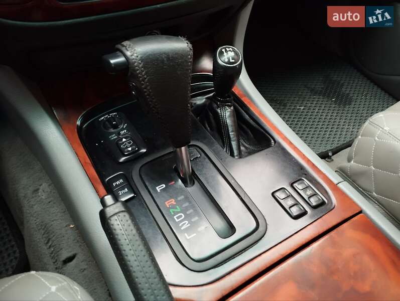 Позашляховик / Кросовер Lexus LX 2000 в Києві