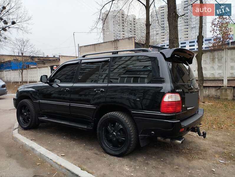 Позашляховик / Кросовер Lexus LX 2000 в Києві