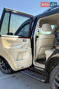 Внедорожник / Кроссовер Lexus LX 2008 в 