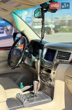 Внедорожник / Кроссовер Lexus LX 2008 в 