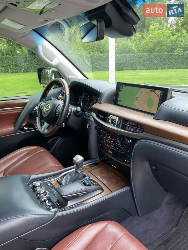 Внедорожник / Кроссовер Lexus LX 2016 в Черкассах