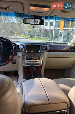 Позашляховик / Кросовер Lexus LX 2008 в 