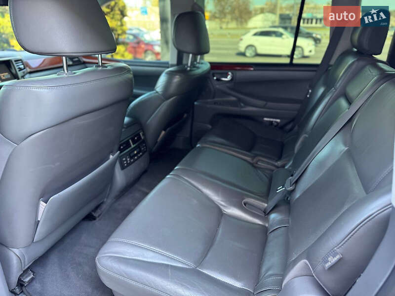 Внедорожник / Кроссовер Lexus LX 2008 в 