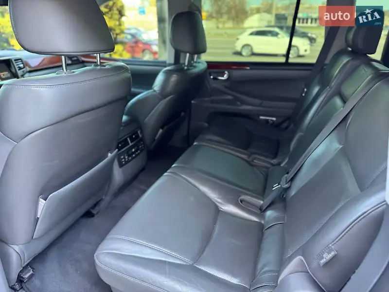 Внедорожник / Кроссовер Lexus LX 2008 в 
