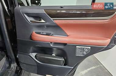 Внедорожник / Кроссовер Lexus LX 2017 в 
