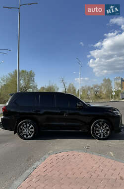 Внедорожник / Кроссовер Lexus LX 2018 в 