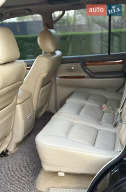 Внедорожник / Кроссовер Lexus LX 2004 в 