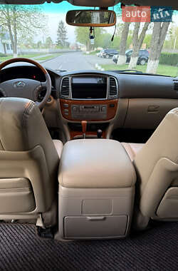 Внедорожник / Кроссовер Lexus LX 2004 в 