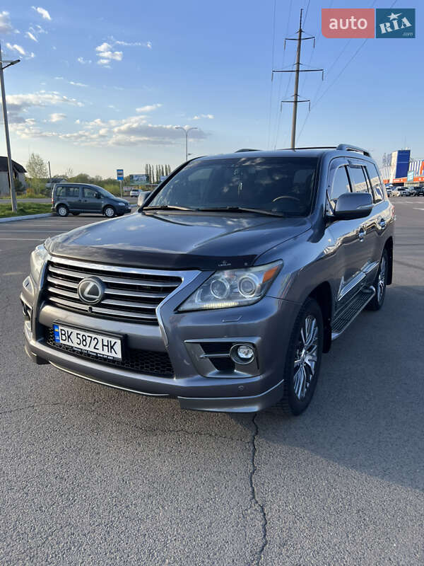 Внедорожник / Кроссовер Lexus LX 2014 в 