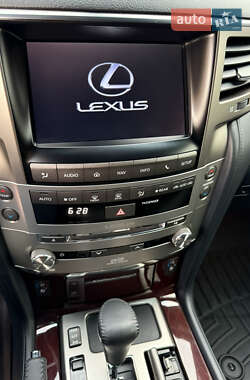 Внедорожник / Кроссовер Lexus LX 2014 в 