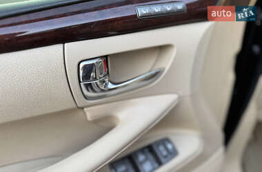 Внедорожник / Кроссовер Lexus LX 2009 в 