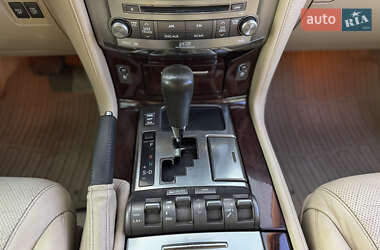 Внедорожник / Кроссовер Lexus LX 2009 в 