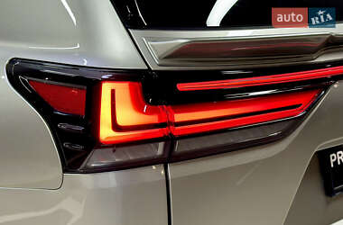 Позашляховик / Кросовер Lexus LX 2022 в 