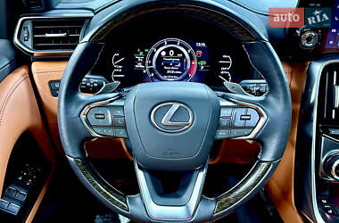 Позашляховик / Кросовер Lexus LX 2022 в 