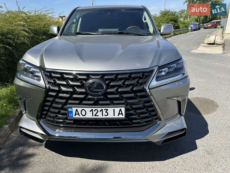 Внедорожник / Кроссовер Lexus LX 2016 в Рахове
