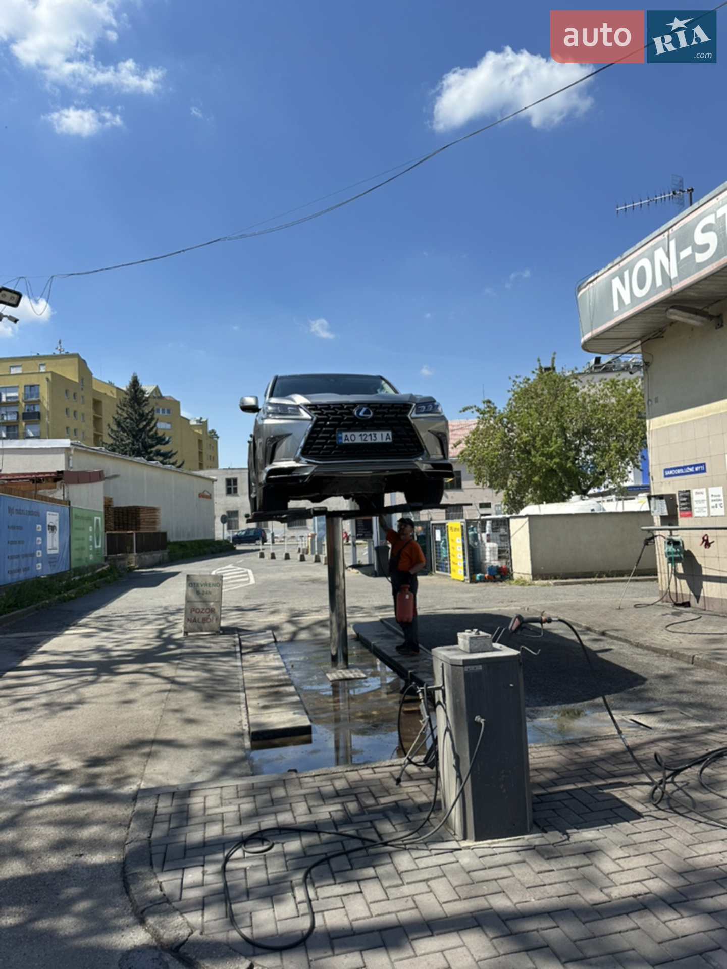 2016 Lexus LX - мініатюра 9