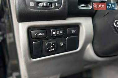 Позашляховик / Кросовер Lexus LX 2004 в 