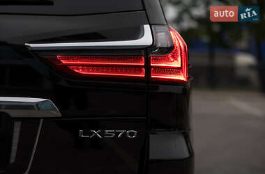 Внедорожник / Кроссовер Lexus LX 2019 в 