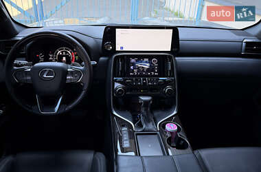 Внедорожник / Кроссовер Lexus LX 2022 в 