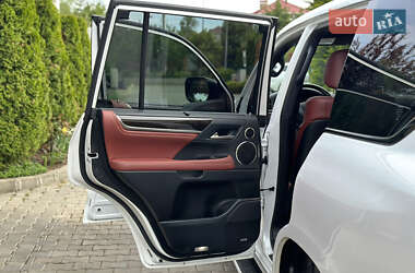 Позашляховик / Кросовер Lexus LX 2020 в 