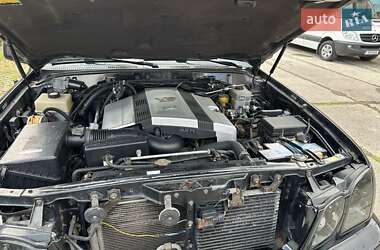 Внедорожник / Кроссовер Lexus LX 2005 в 