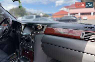 Позашляховик / Кросовер Lexus LX 2009 в 