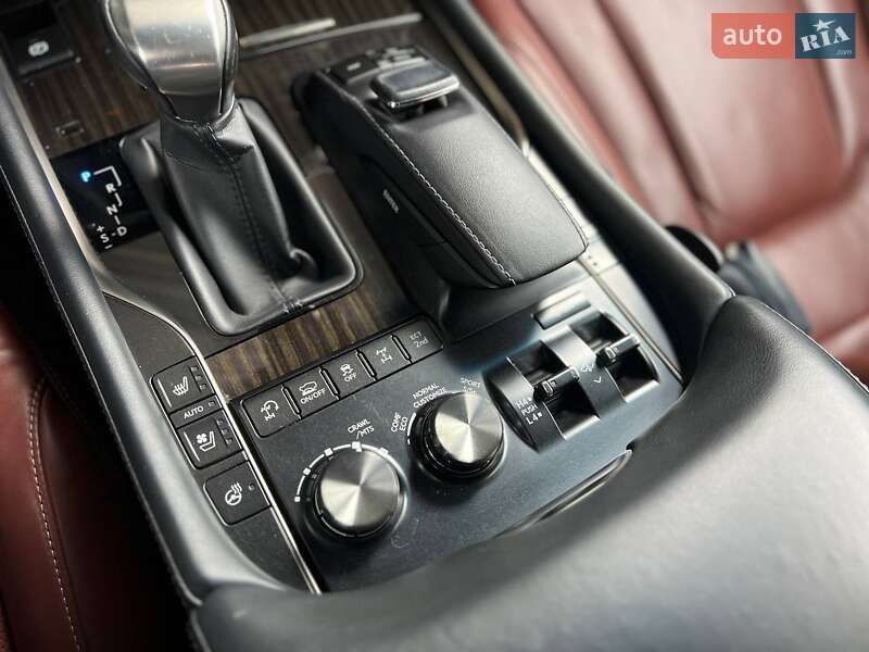 Позашляховик / Кросовер Lexus LX 2016 в Києві фото 33 Позашляховик / Кросовер Lexus LX 2016 в Києві