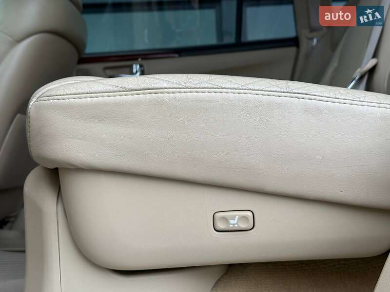 Позашляховик / Кросовер Lexus LX 2010 в Рівному