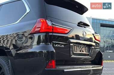 Внедорожник / Кроссовер Lexus LX 2017 в 