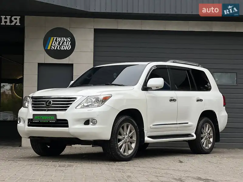Lexus LX 2011