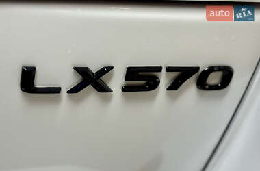 Внедорожник / Кроссовер Lexus LX 2019 в 