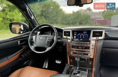 Внедорожник / Кроссовер Lexus LX 2013 в 