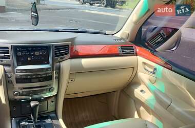 Внедорожник / Кроссовер Lexus LX 2008 в 