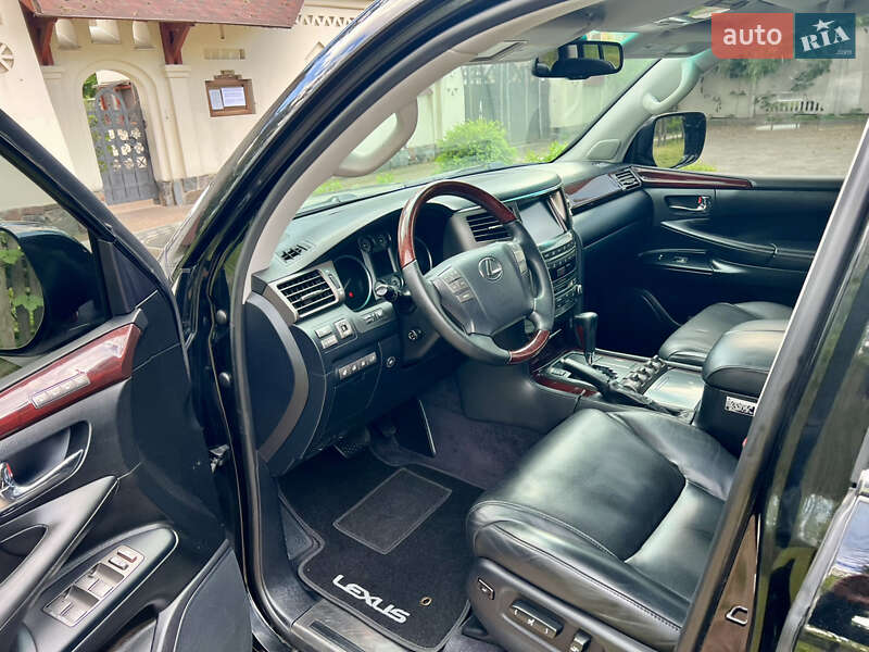 Позашляховик / Кросовер Lexus LX 2011 в Києві