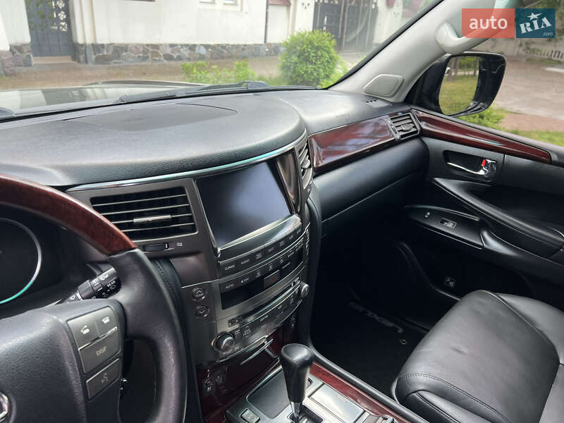 Позашляховик / Кросовер Lexus LX 2011 в Києві