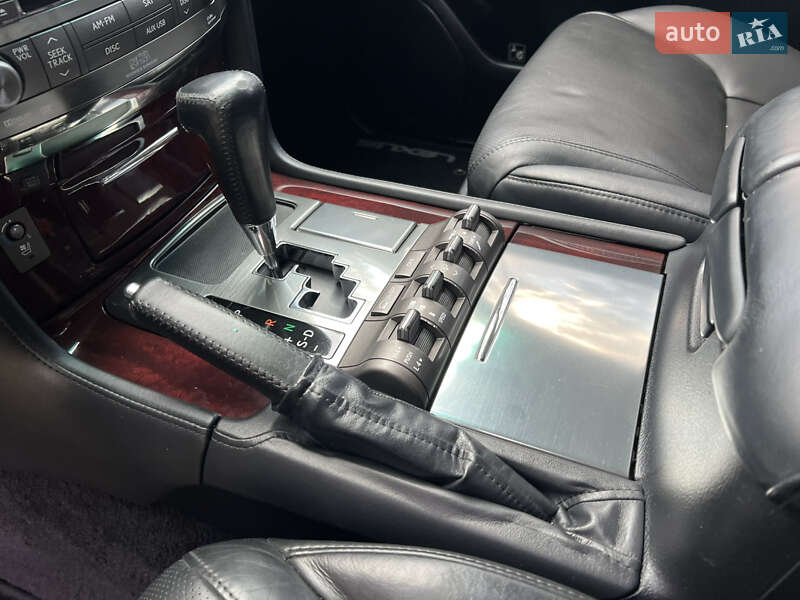 Позашляховик / Кросовер Lexus LX 2011 в Києві