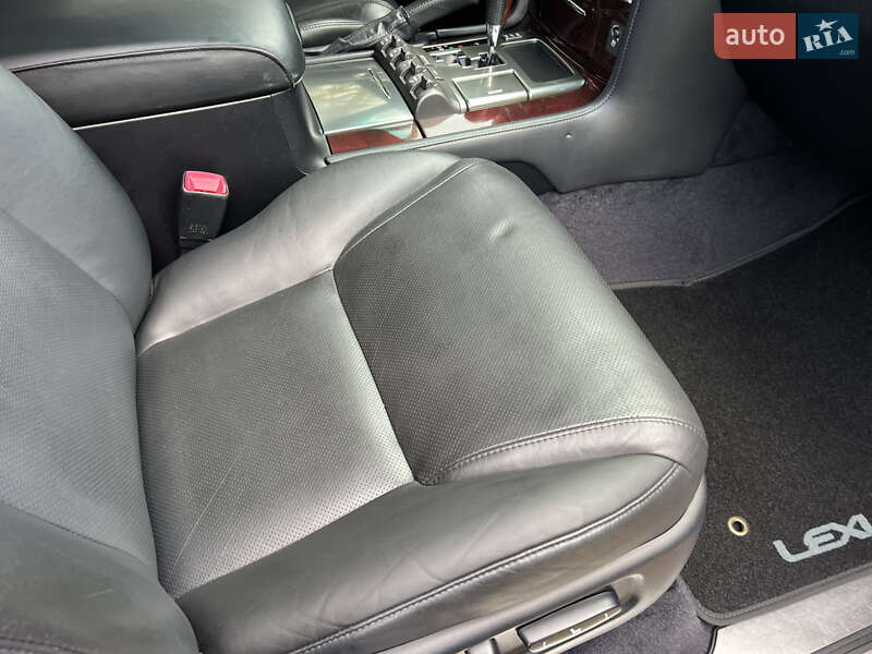Позашляховик / Кросовер Lexus LX 2011 в Києві