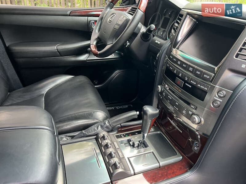 Позашляховик / Кросовер Lexus LX 2011 в Києві