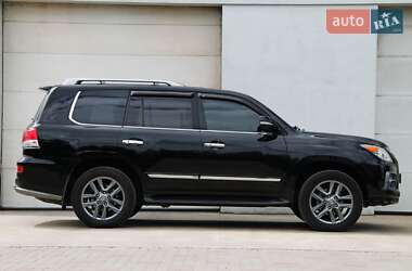 Позашляховик / Кросовер Lexus LX 2014 в 