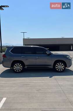 Позашляховик / Кросовер Lexus LX 2016 в 