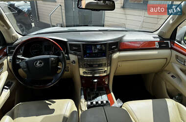 Внедорожник / Кроссовер Lexus LX 2008 в 