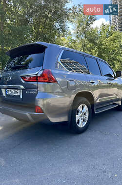 Внедорожник / Кроссовер Lexus LX 2017 в 