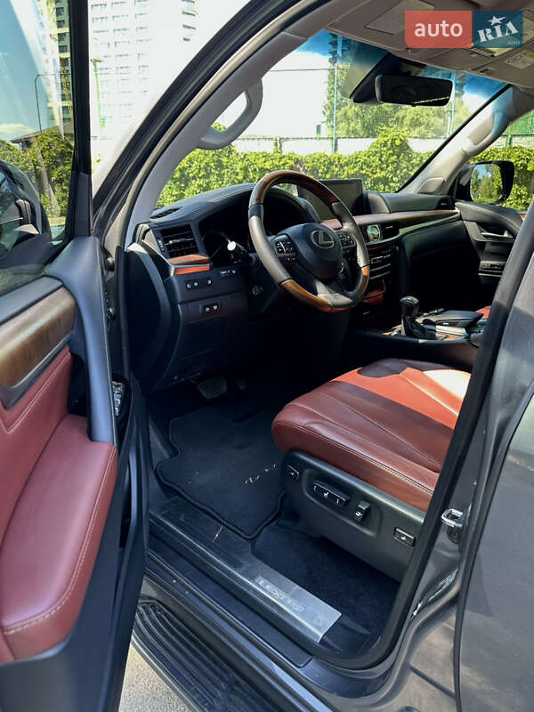 Внедорожник / Кроссовер Lexus LX 2017 в Днепре